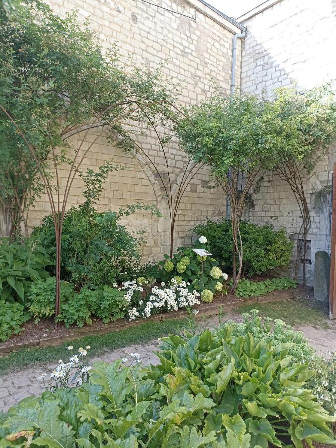 Le Logis Du Clocher Troyes Exteriör bild