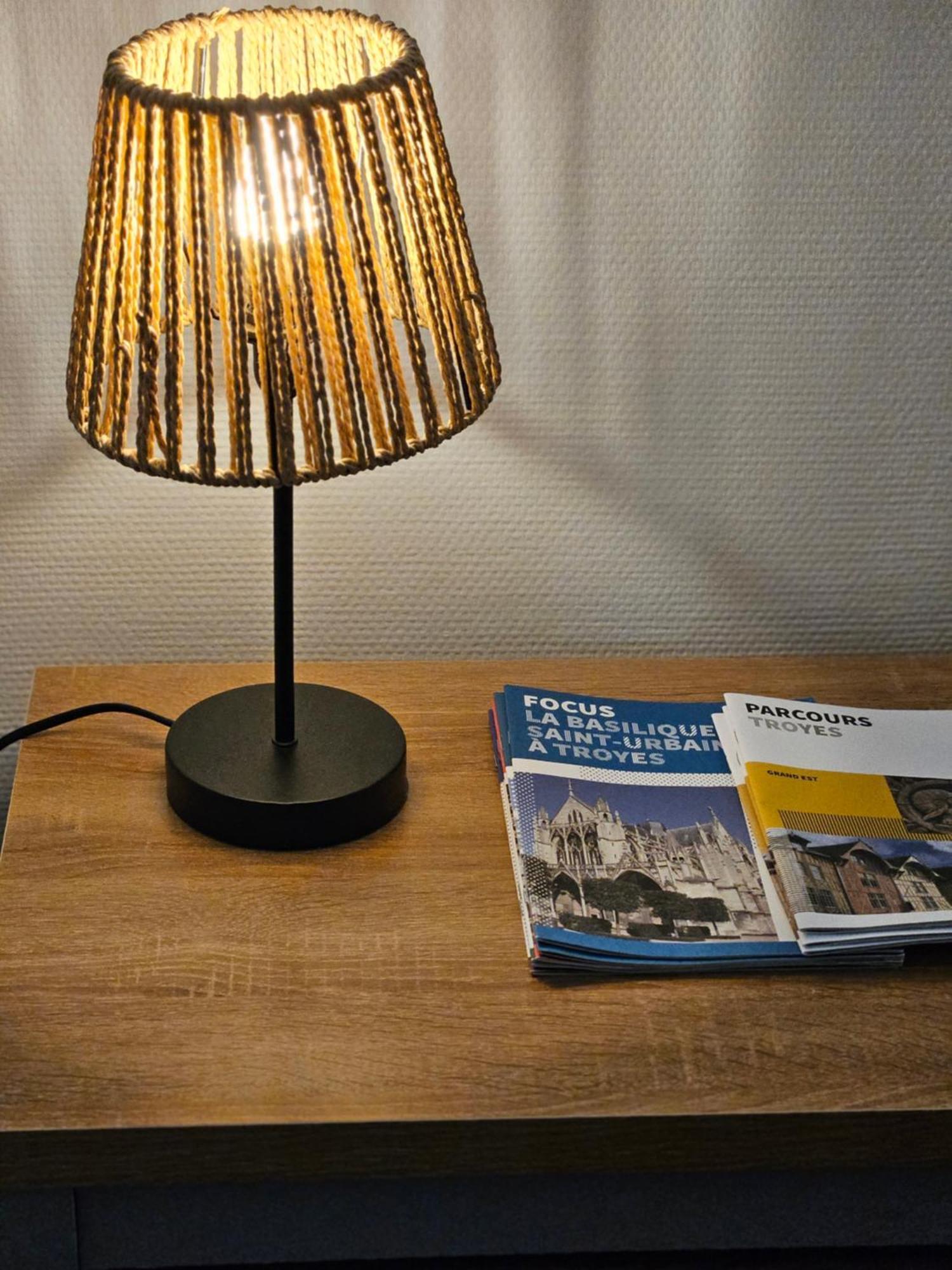 Le Logis Du Clocher Troyes Exteriör bild